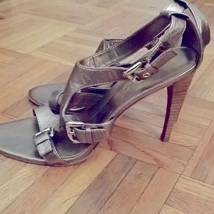 Boutique Stunning Gold leather sandels size 8